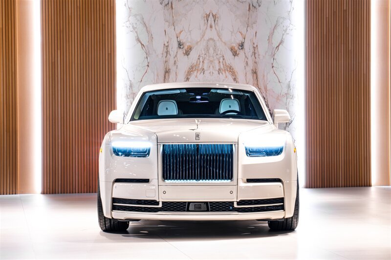 Used 2026 Rolls-Royce Phantom Sedan RWD image 2