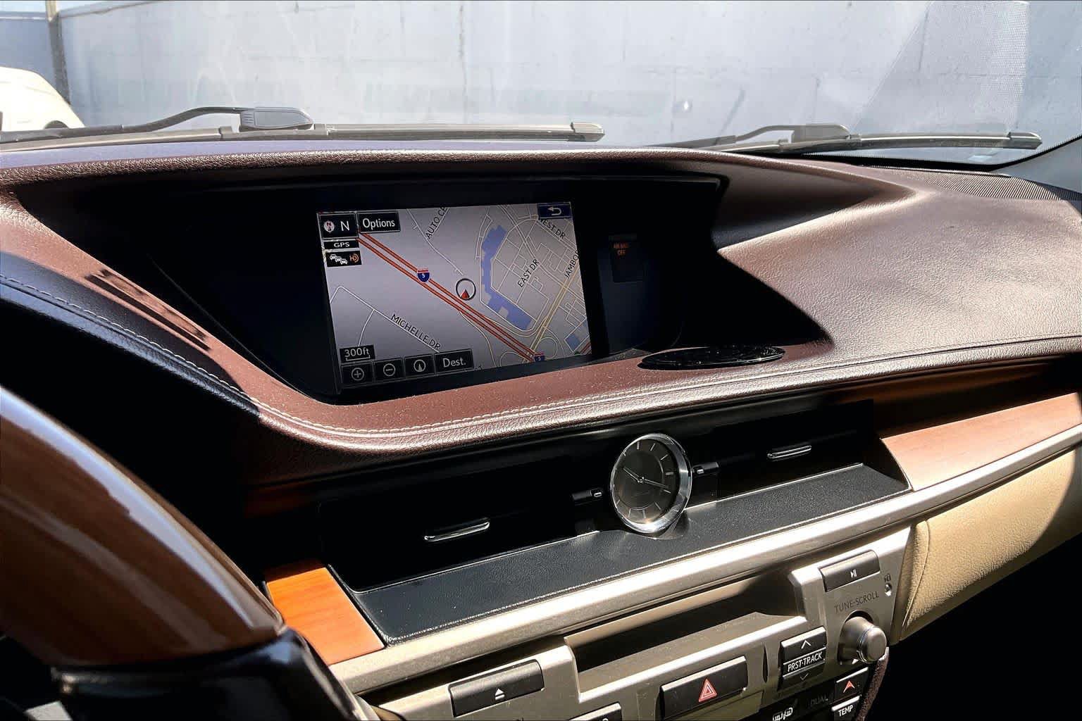 Used 2016 Lexus ES 300h w/ Navigation System Package FWD image 34
