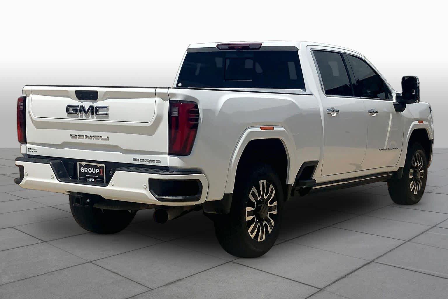 Certified 2025 GMC Sierra 2500 Denali Ultimate AWD/4WD image 13