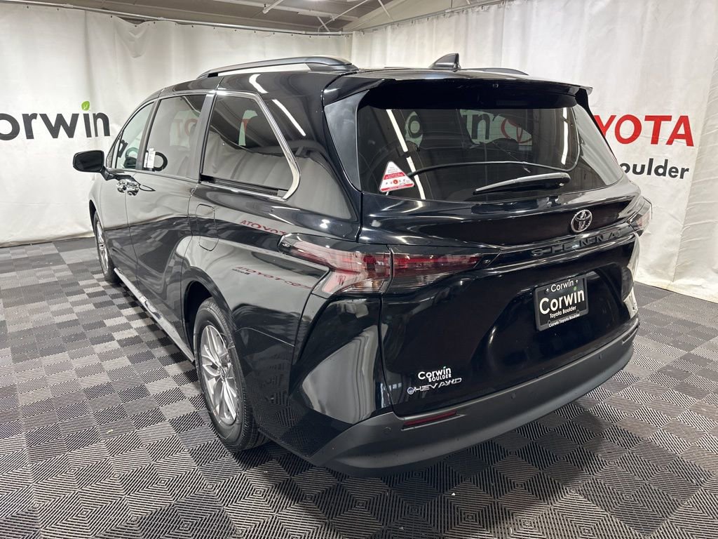 New 2026 Toyota Sienna XLE image 5