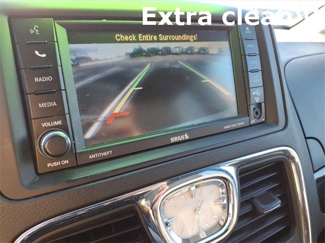 Used 2014 Chrysler Town & Country S image 20