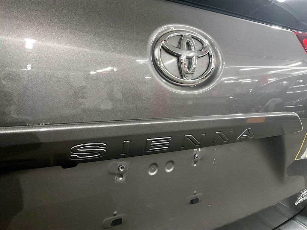 Certified 2020 Toyota Sienna XLE Premium AWD/4WD image 27