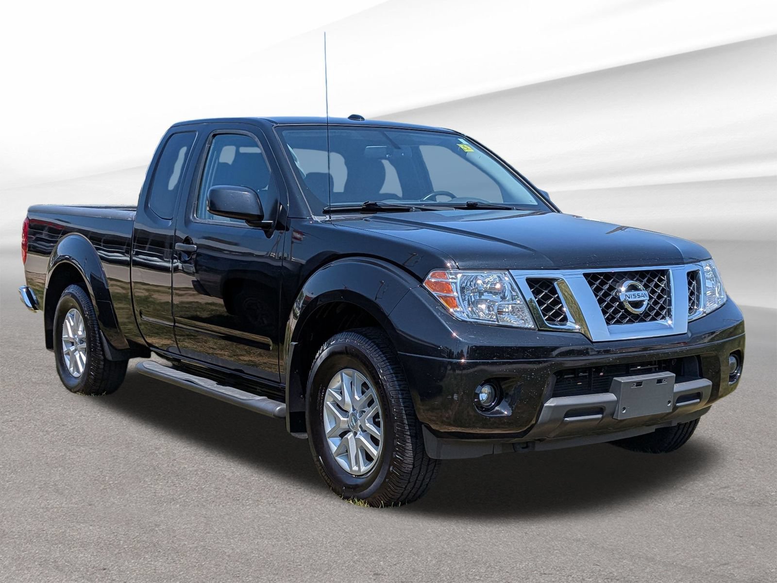 Certified 2018 Nissan Frontier SV w/ Value Truck Package AWD/4WD image 4