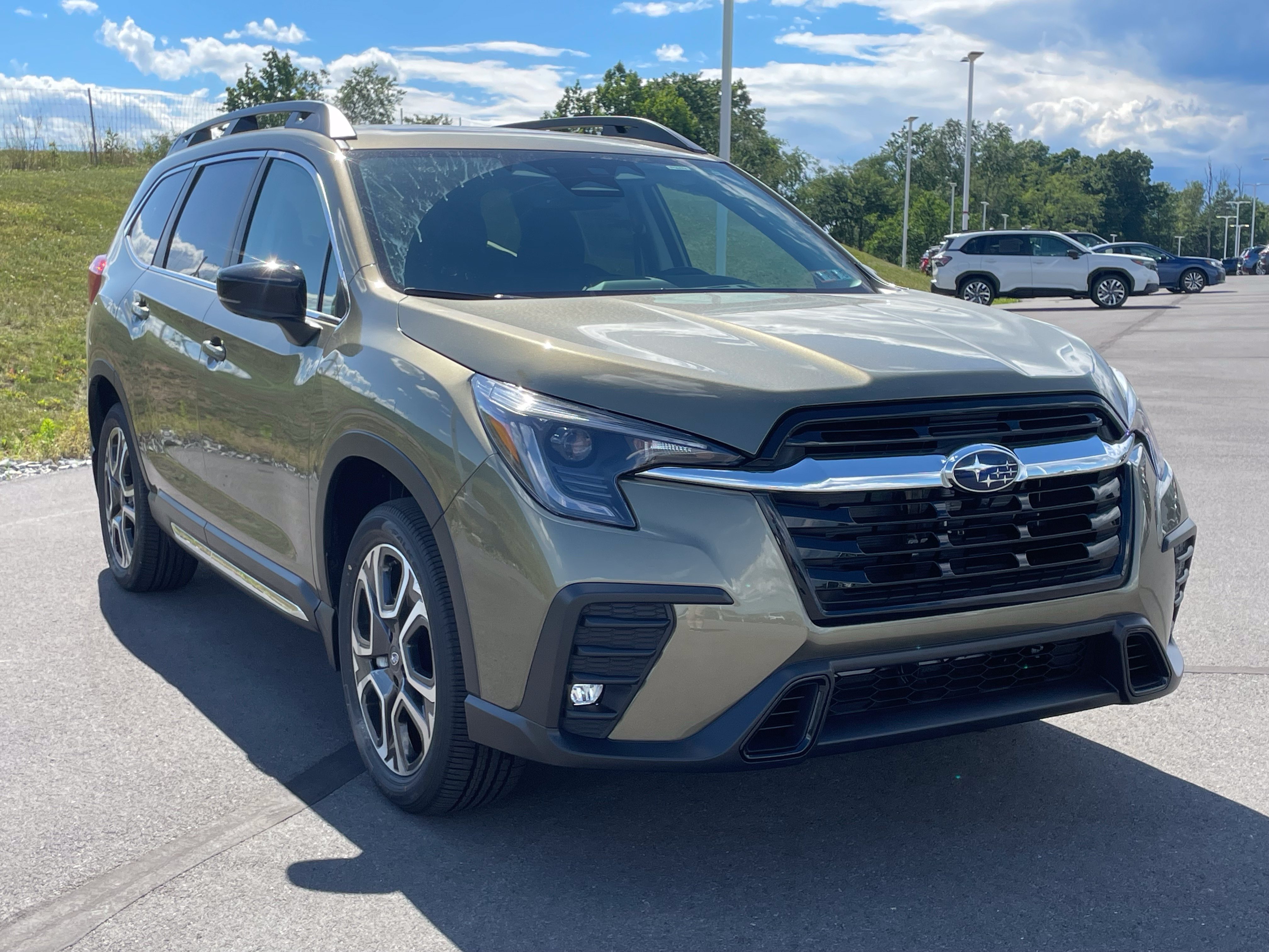 New 2026 Subaru Ascent Limited AWD/4WD image 1