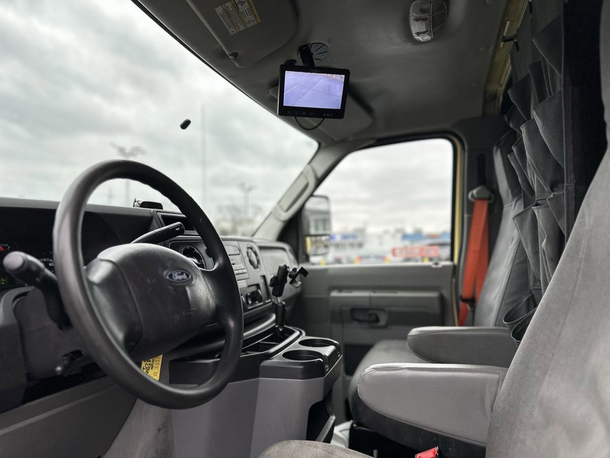 Used 2019 Ford E-450 and Econoline 450 Super Duty w/ Power Windows & Locks Group image 12