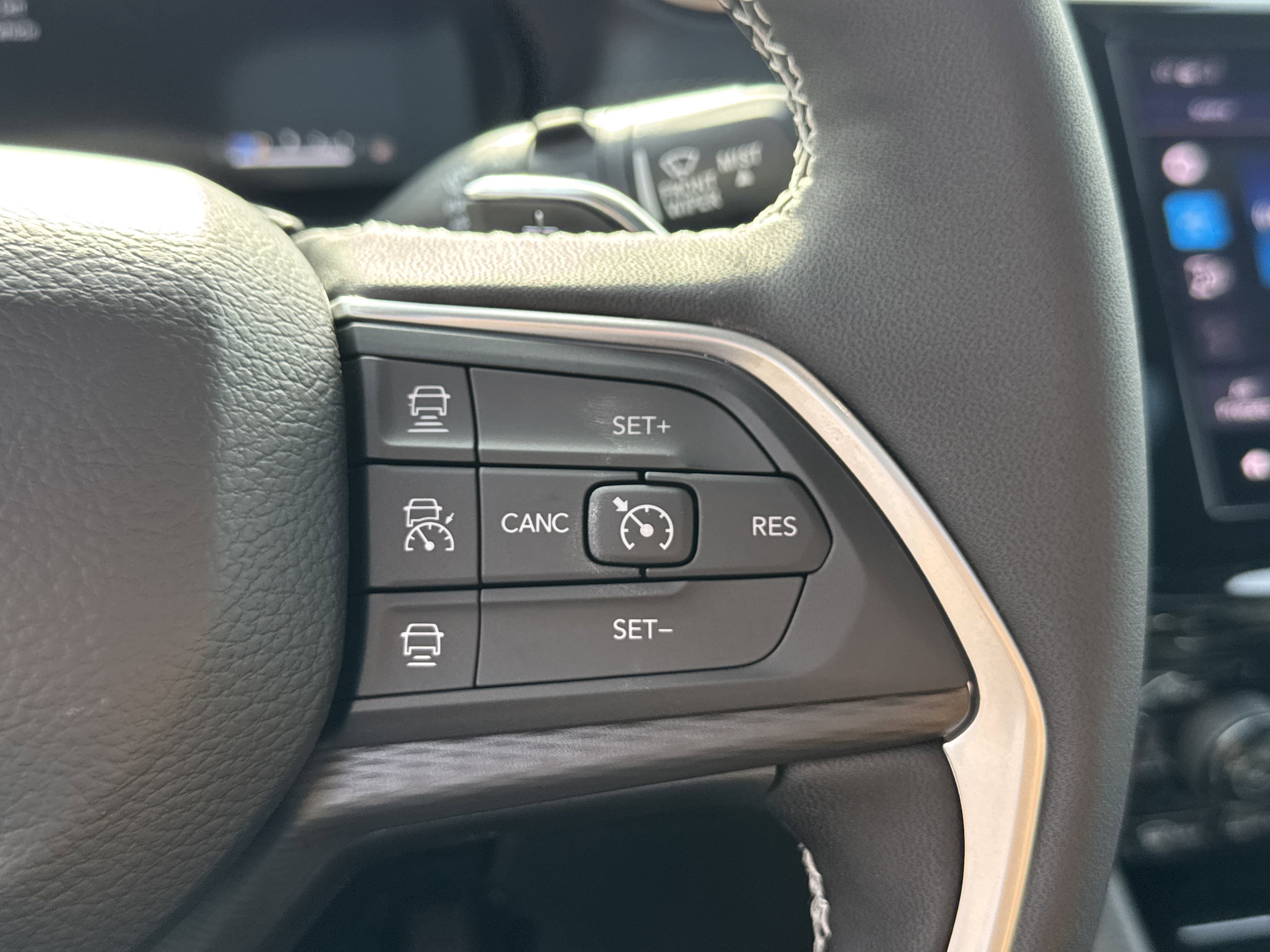 New 2025 Jeep Grand Cherokee Altitude image 30