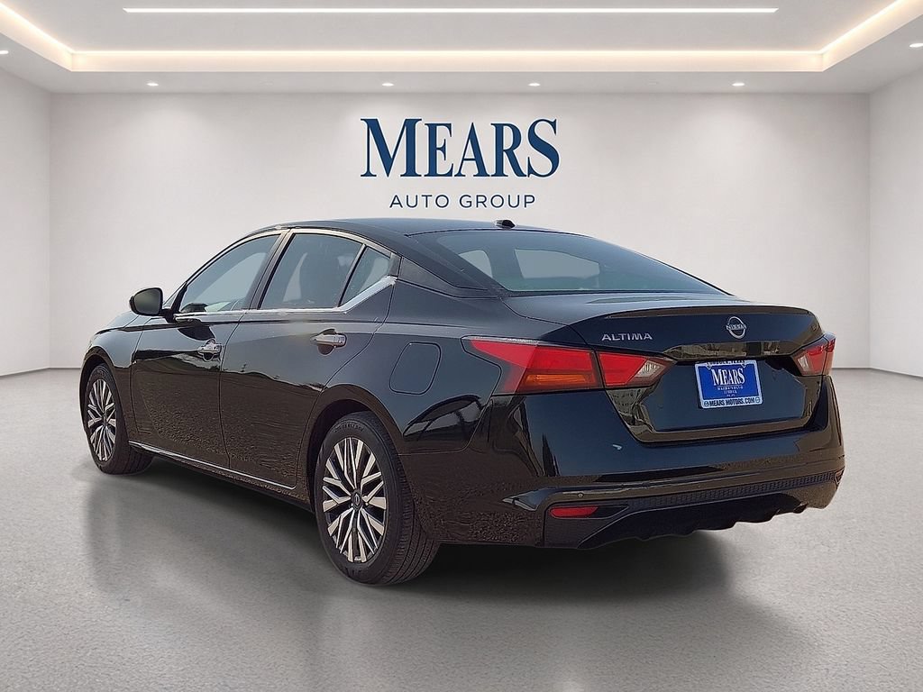 Used 2025 Nissan Altima 2.5 SV FWD image 3