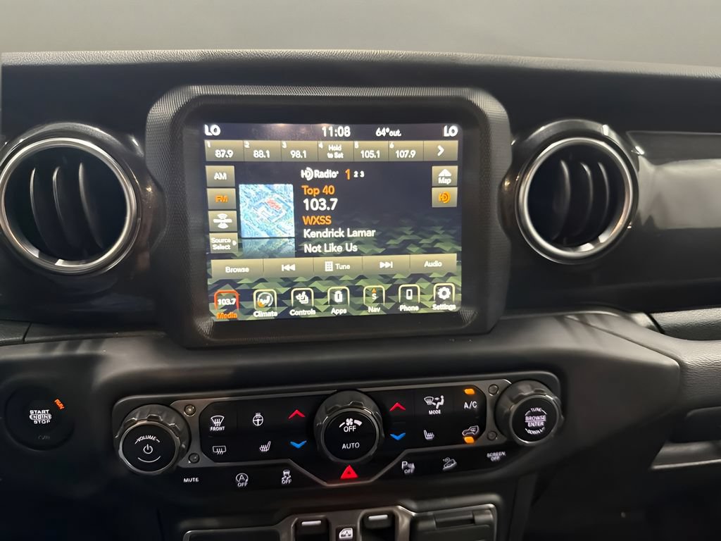Used 2020 Jeep Wrangler Unlimited Sahara AWD/4WD image 27