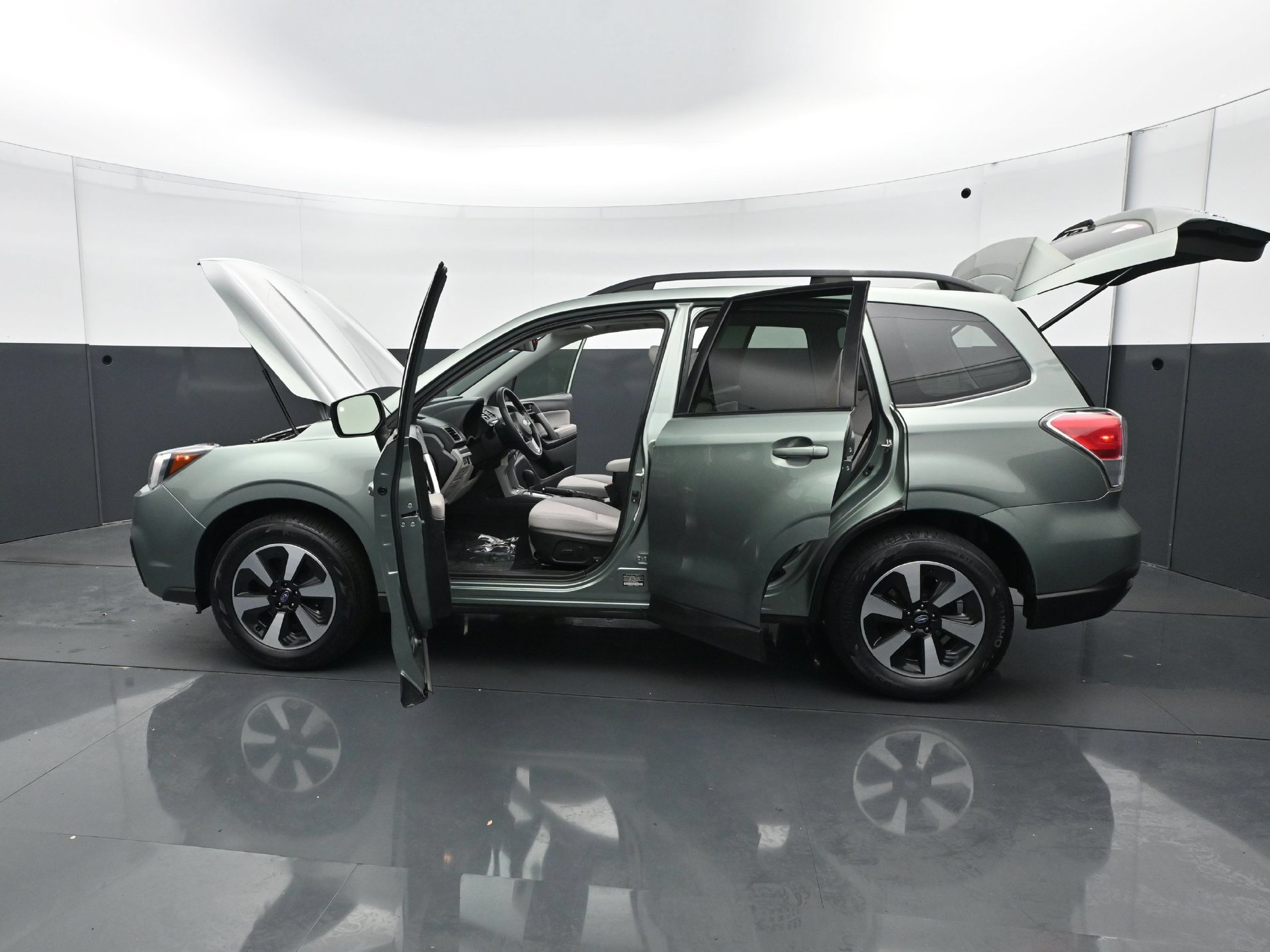 Used 2017 Subaru Forester 2.5i Premium w/ Popular Package #2A AWD/4WD image 31