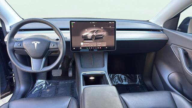 Used 2022 Tesla Model Y Long Range image 21
