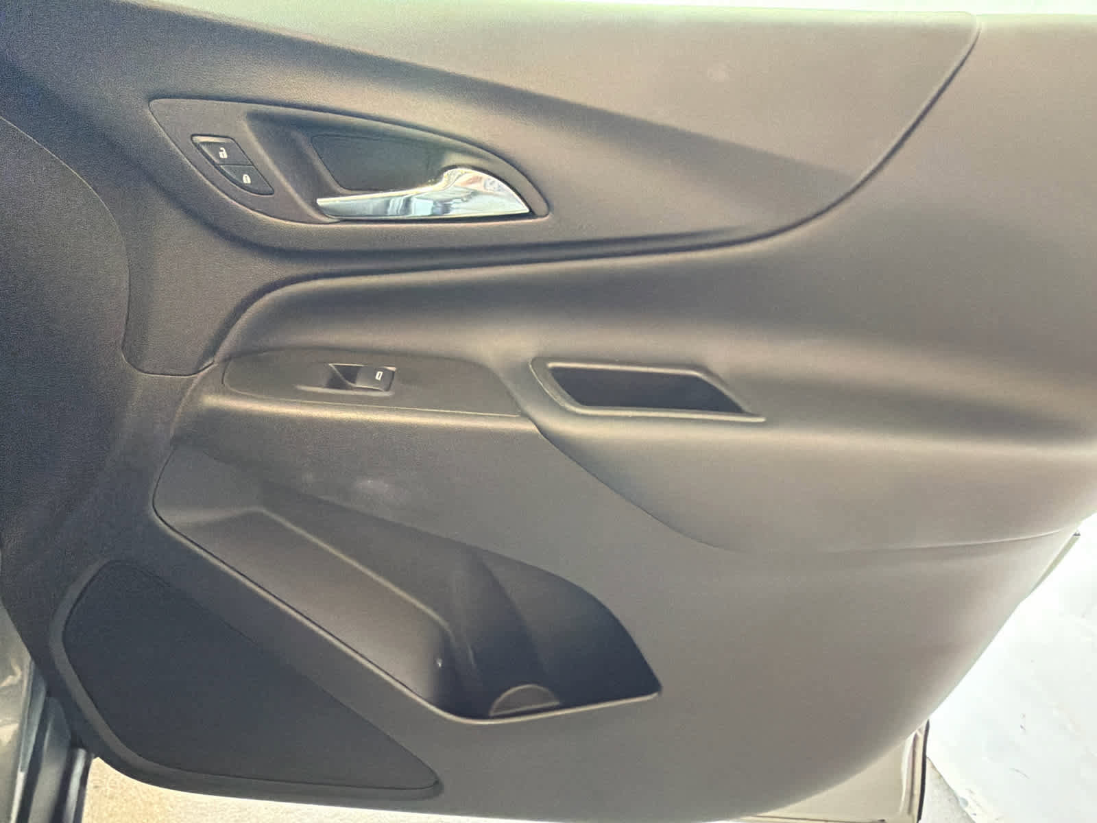 Used 2024 Chevrolet Equinox LT w/ LPO, Floor Liner Package FWD image 30