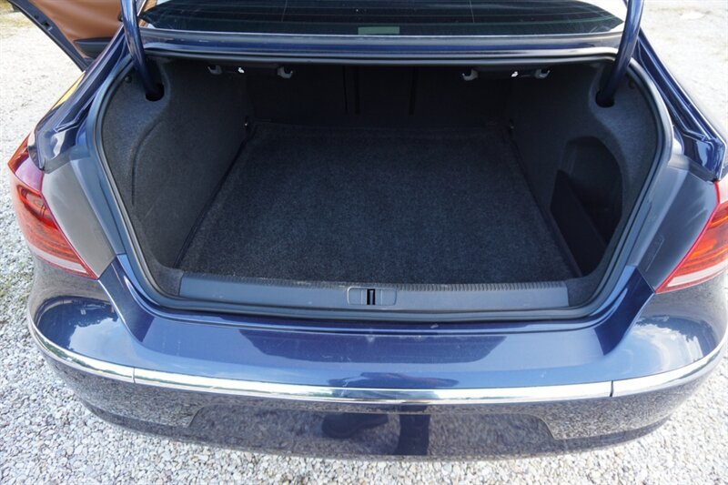 Used 2014 Volkswagen CC Executive FWD image 26