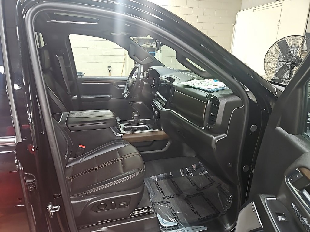 Used 2024 Chevrolet Silverado 1500 High Country w/ High Country Premium Package image 34