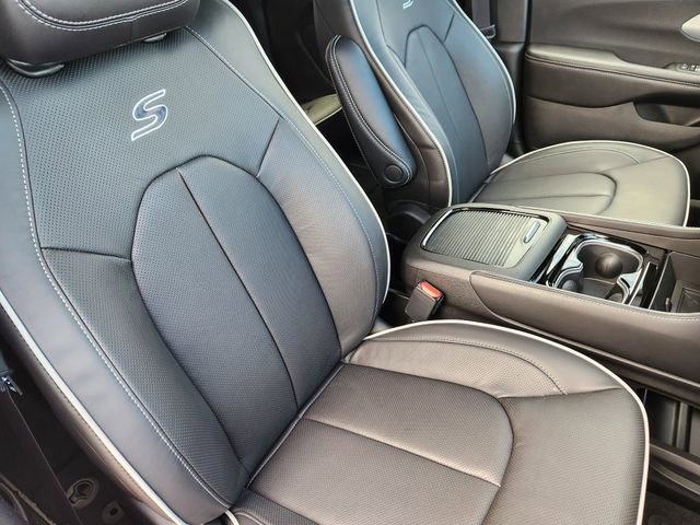 New 2026 Chrysler Pacifica Limited w/ S Appearance Package FWD image 10