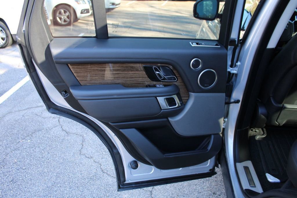 Used 2019 Land Rover Range Rover Supercharged image 17