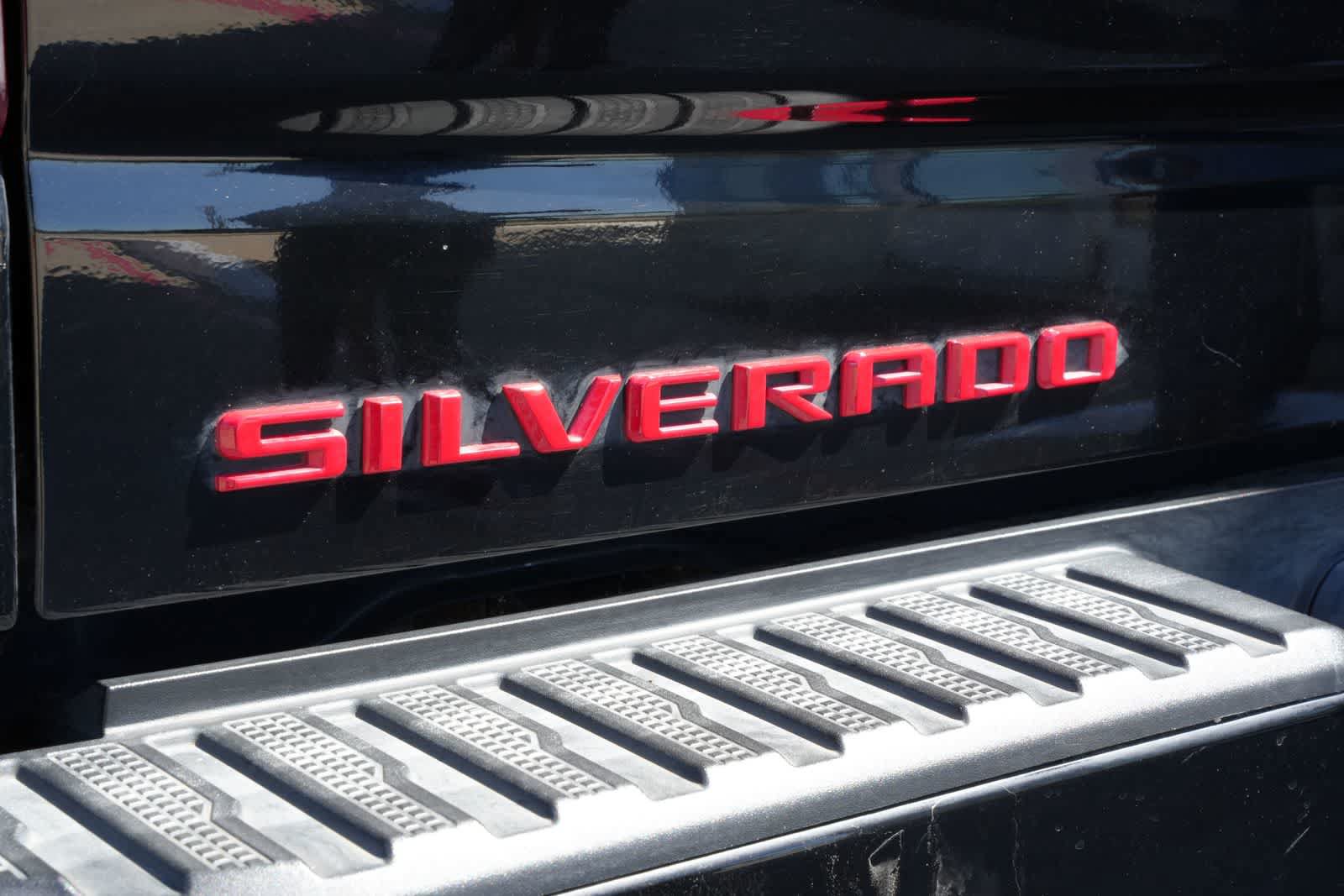 Used 2020 Chevrolet Silverado 1500 Custom w/ Custom Value Package RWD image 17