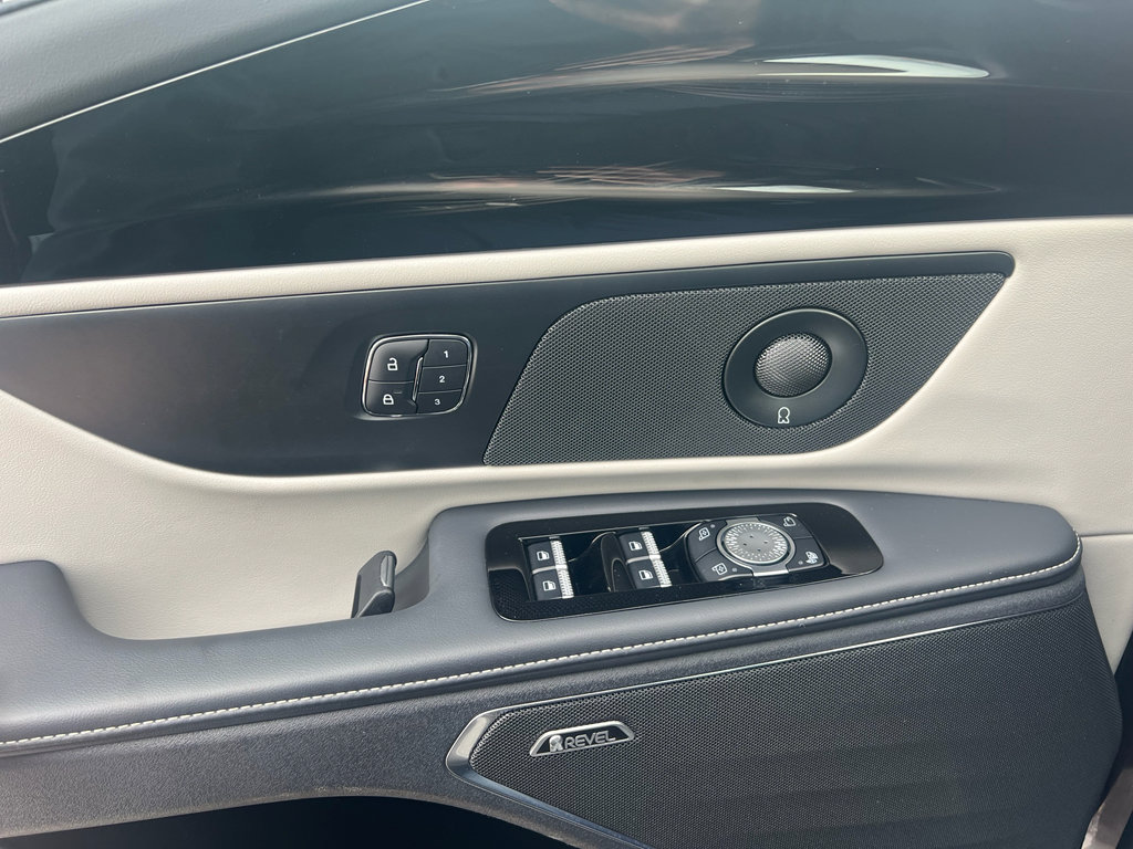 Used 2024 Lincoln Nautilus Premier w/ Equipment Group 102A AWD/4WD image 10