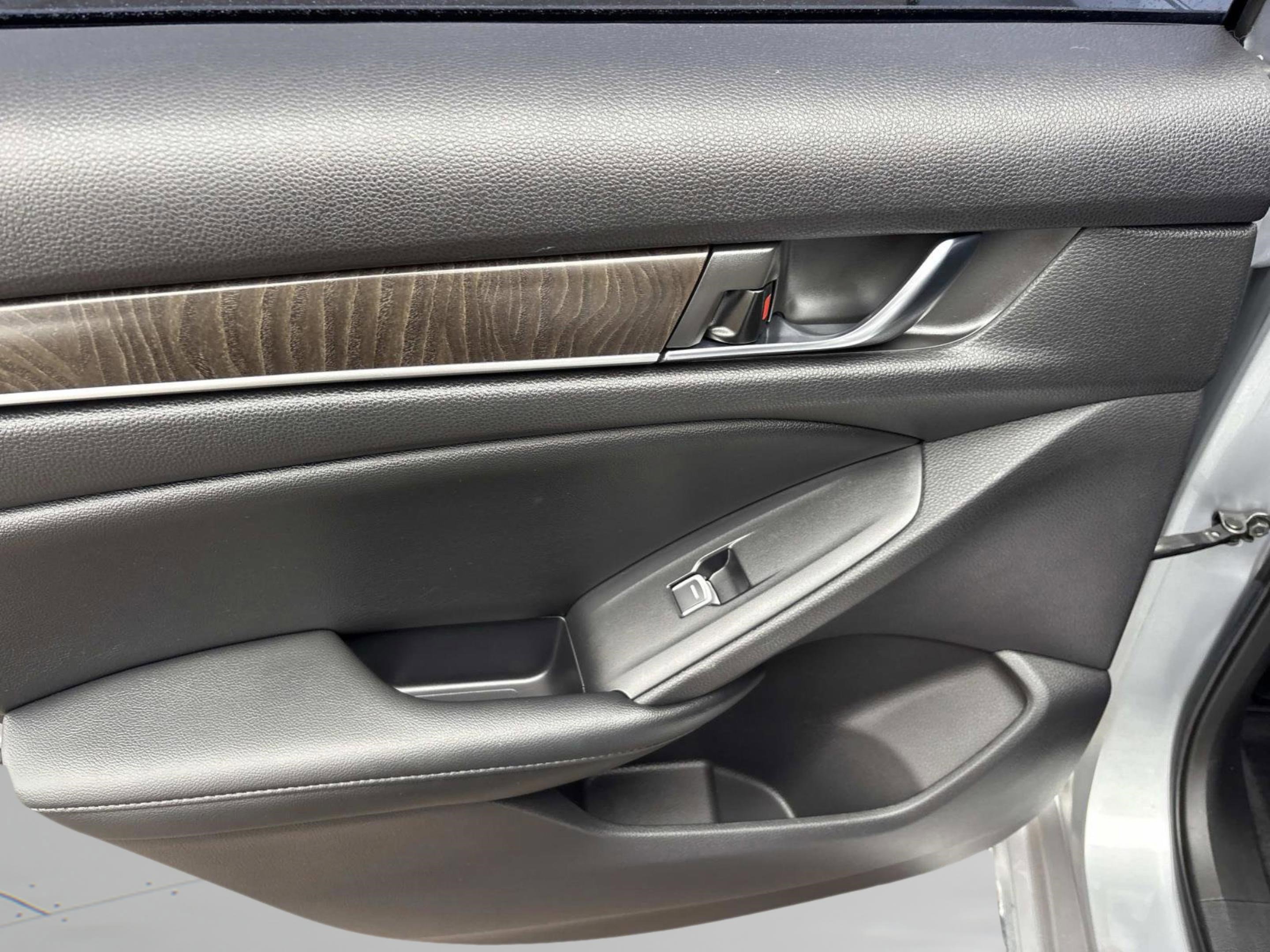 Used 2021 Honda Accord EX-L image 17