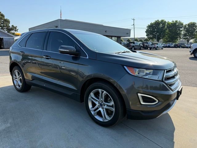 Used 2018 Ford Edge Titanium w/ Equipment Group 301A FWD image 4
