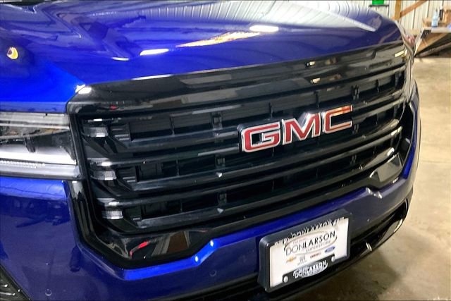 Used 2023 GMC Acadia SLE w/ Driver Convenience Package image 10