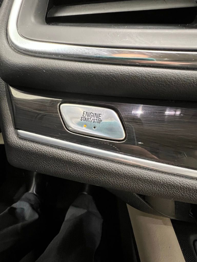 Used 2021 Buick Enclave Essence image 21