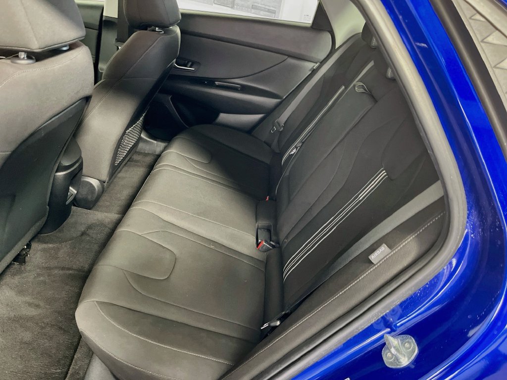 Used 2025 Hyundai Elantra SEL FWD image 24