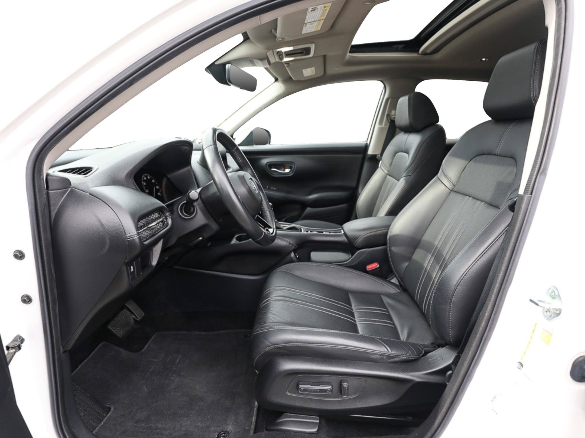 Used 2025 Honda HR-V EX-L image 12
