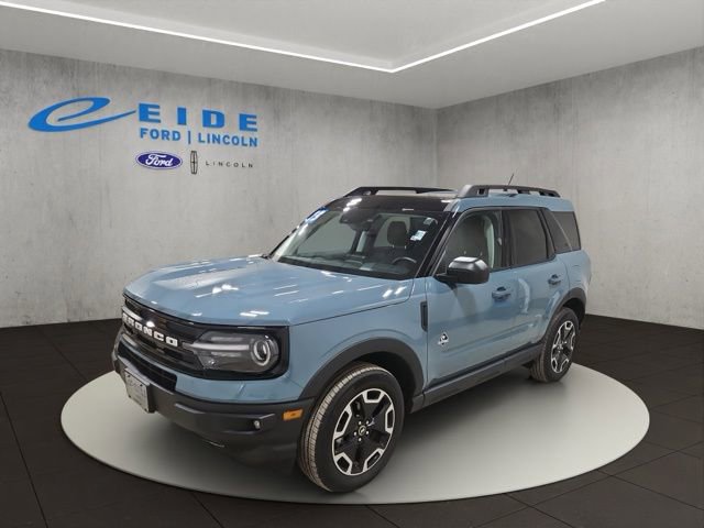 Used 2023 Ford Bronco Sport Outer Banks w/ Tech Package image 5