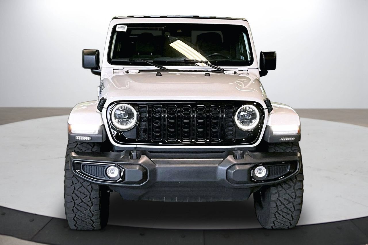 Certified 2024 Jeep Gladiator Sport AWD/4WD image 3