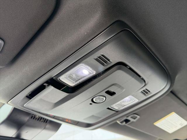 Used 2025 Chevrolet Suburban LT AWD/4WD image 34