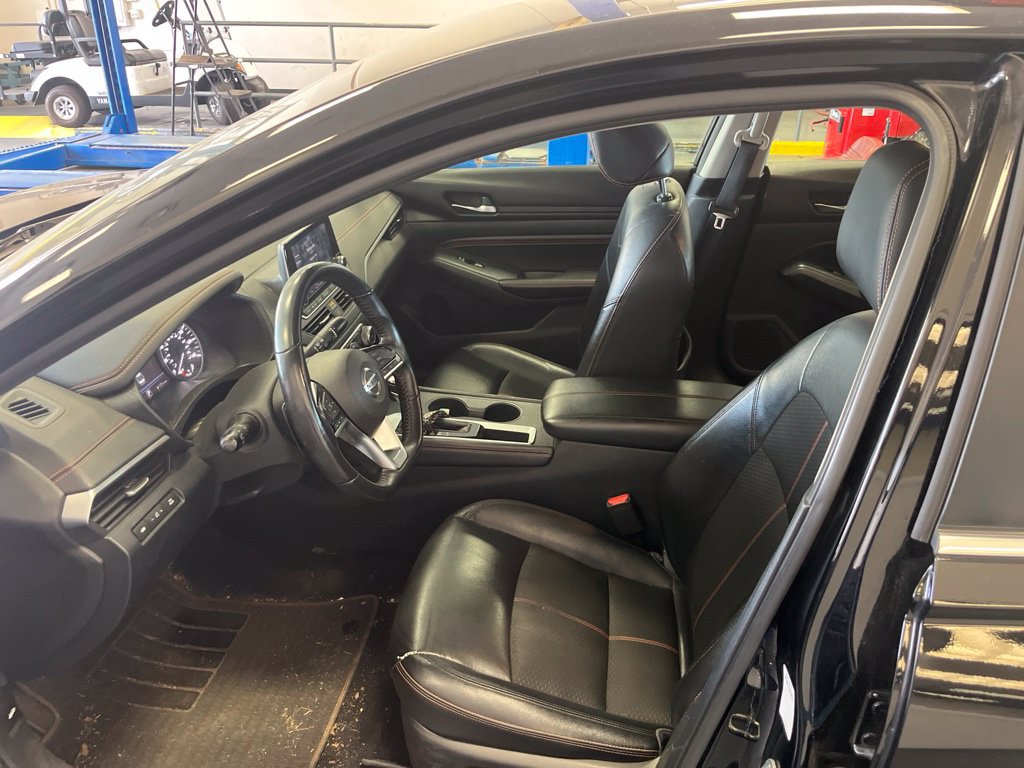 Used 2020 Nissan Altima 2.5 SR FWD image 3