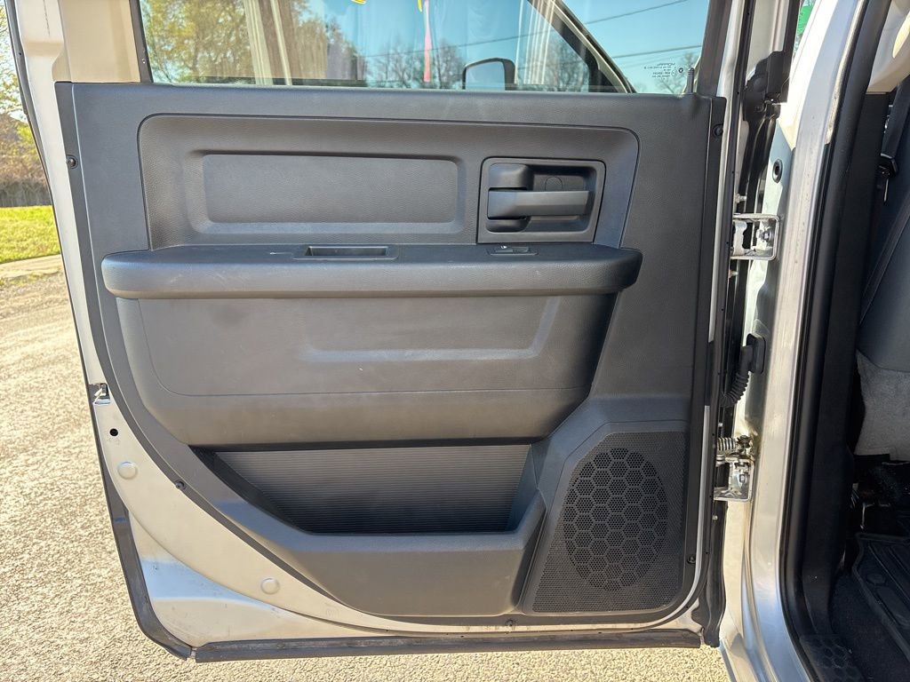 Used 2018 RAM 2500 Tradesman w/ Chrome Appearance Group image 18