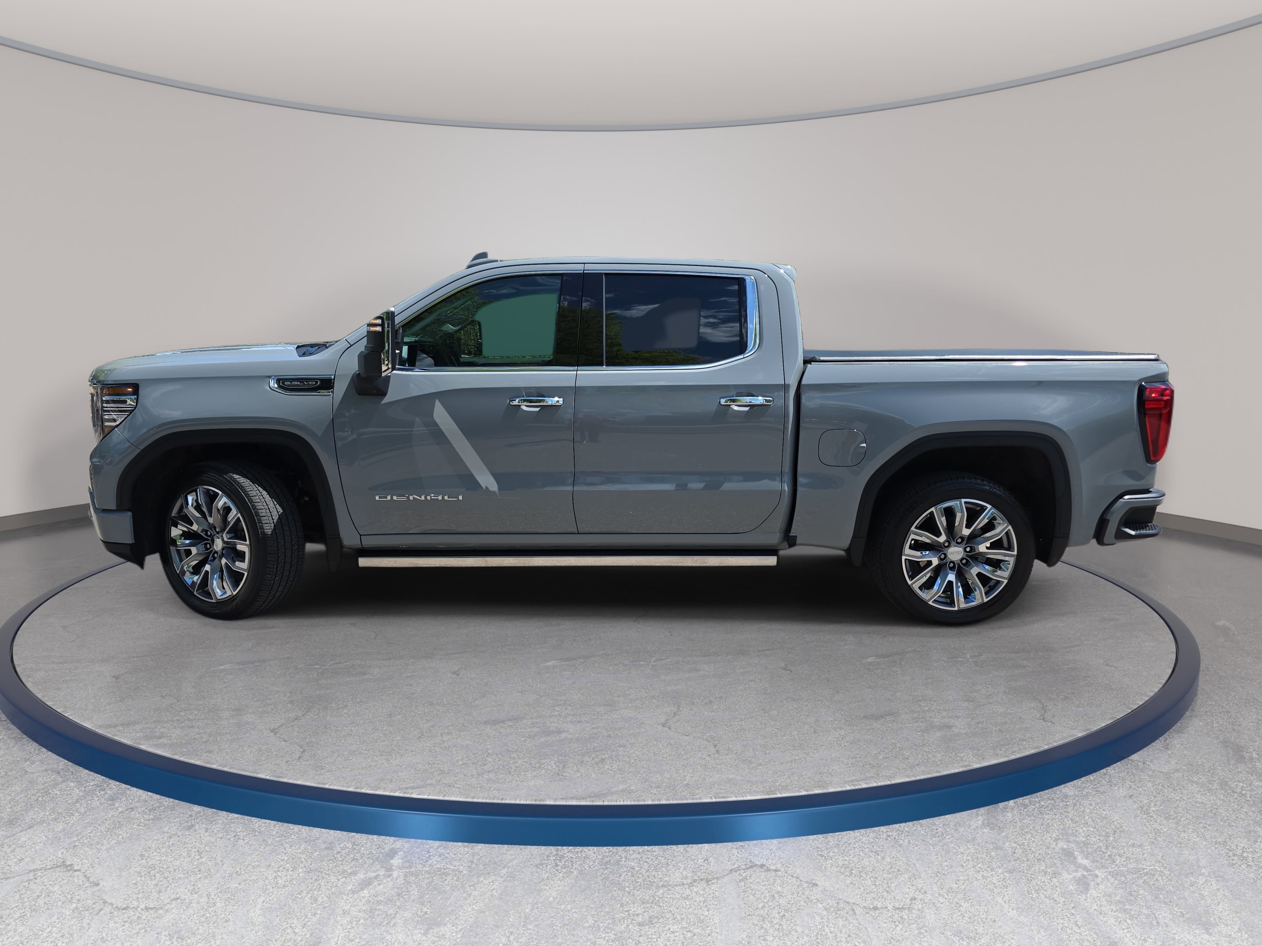 Used 2024 GMC Sierra 1500 Denali w/ Denali Reserve Package AWD/4WD image 8