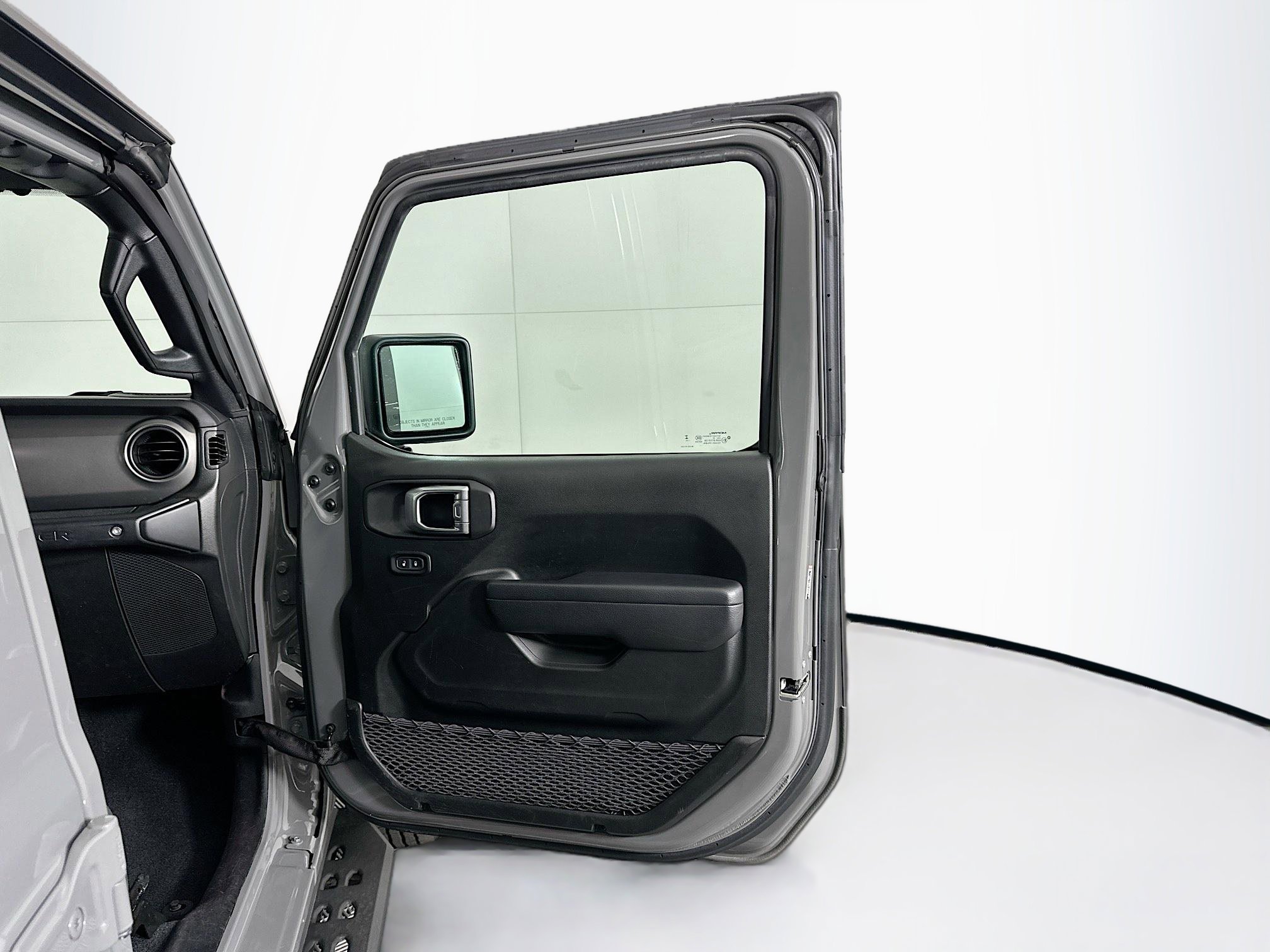 Used 2023 Jeep Wrangler Unlimited w/ Cold Weather Group image 31