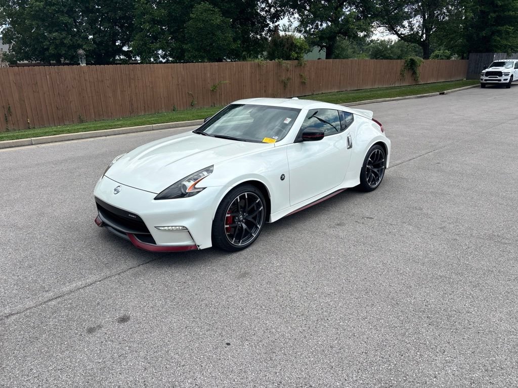 Used 2019 Nissan 370Z NISMO RWD image 1