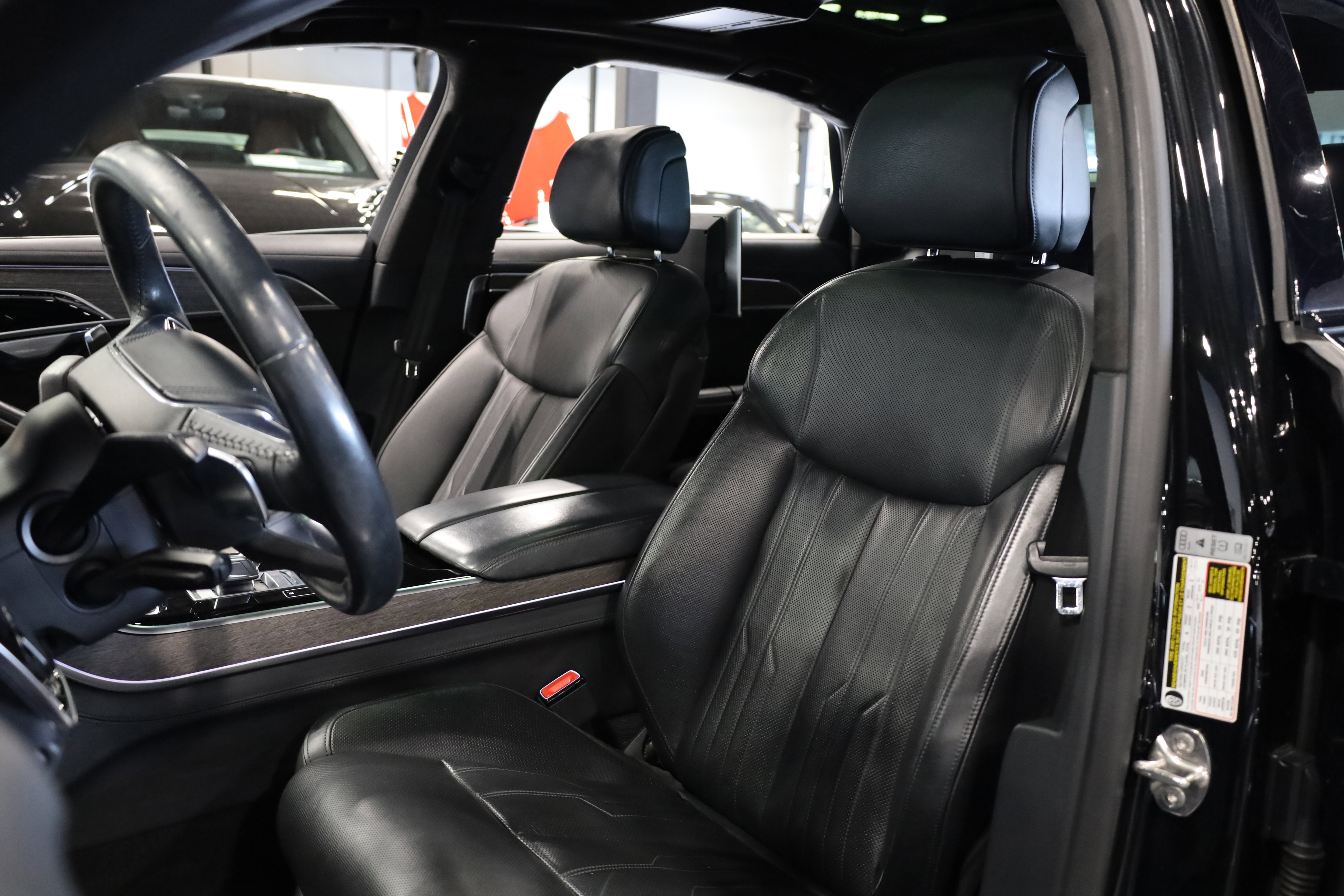 Used 2020 Audi A8 L 4.0T w/ Sport Plus Package image 18