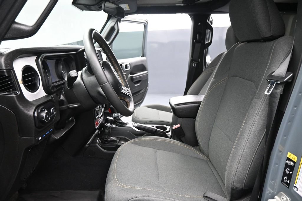 Used 2024 Jeep Wrangler Unlimited AWD/4WD image 10