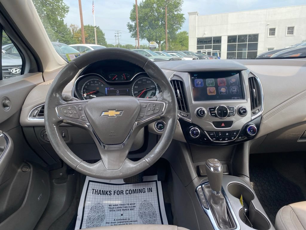 Used 2017 Chevrolet Cruze Premier FWD image 9