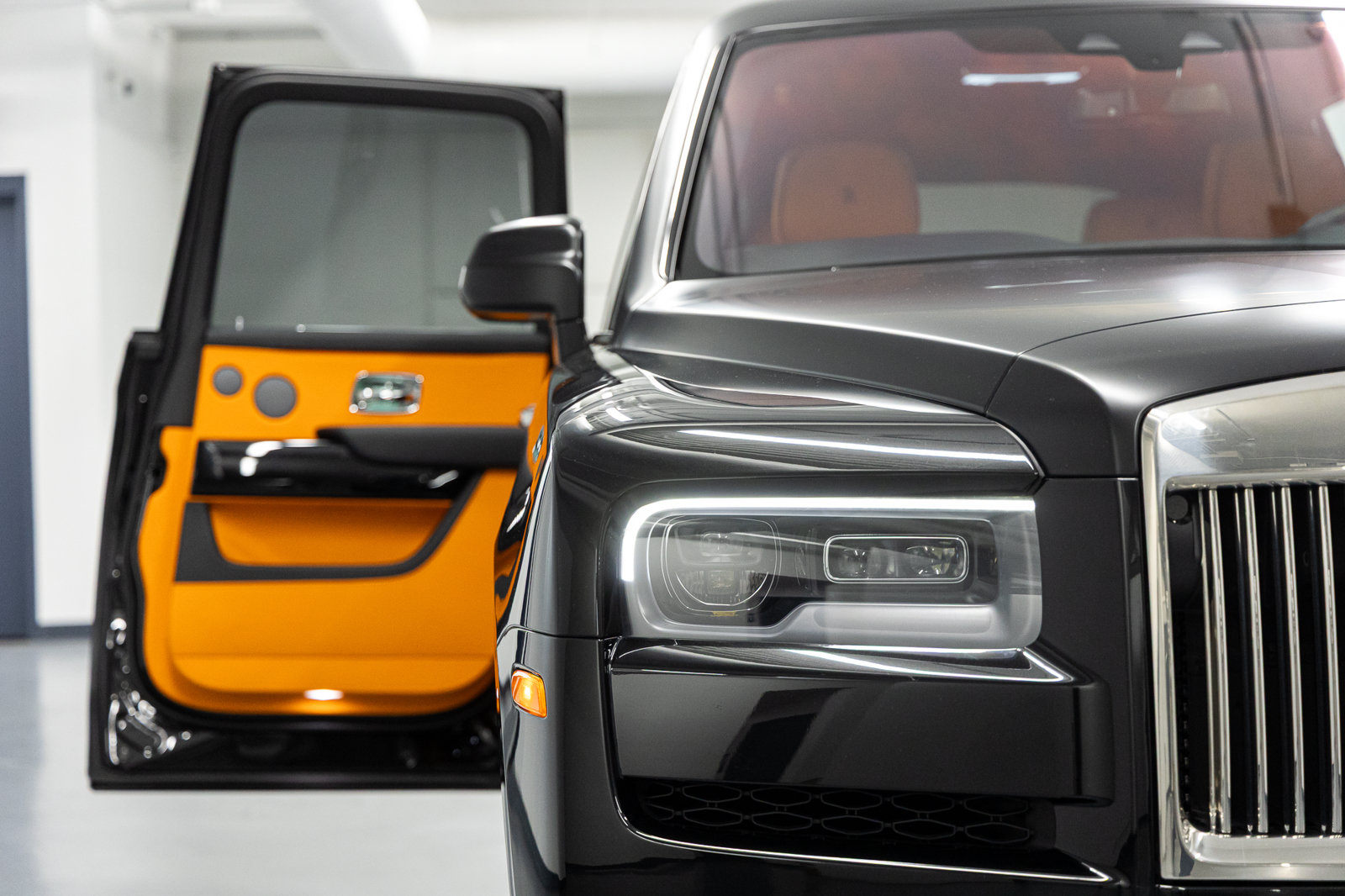 Certified 2024 Rolls-Royce Cullinan AWD/4WD image 28