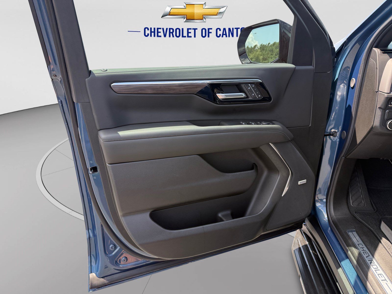 New 2026 Chevrolet Suburban LT w/ Advanced Technology Package RWD image 10