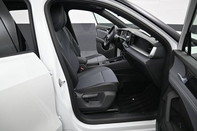 New 2026 Volkswagen Tiguan SE R-Line AWD/4WD image 14