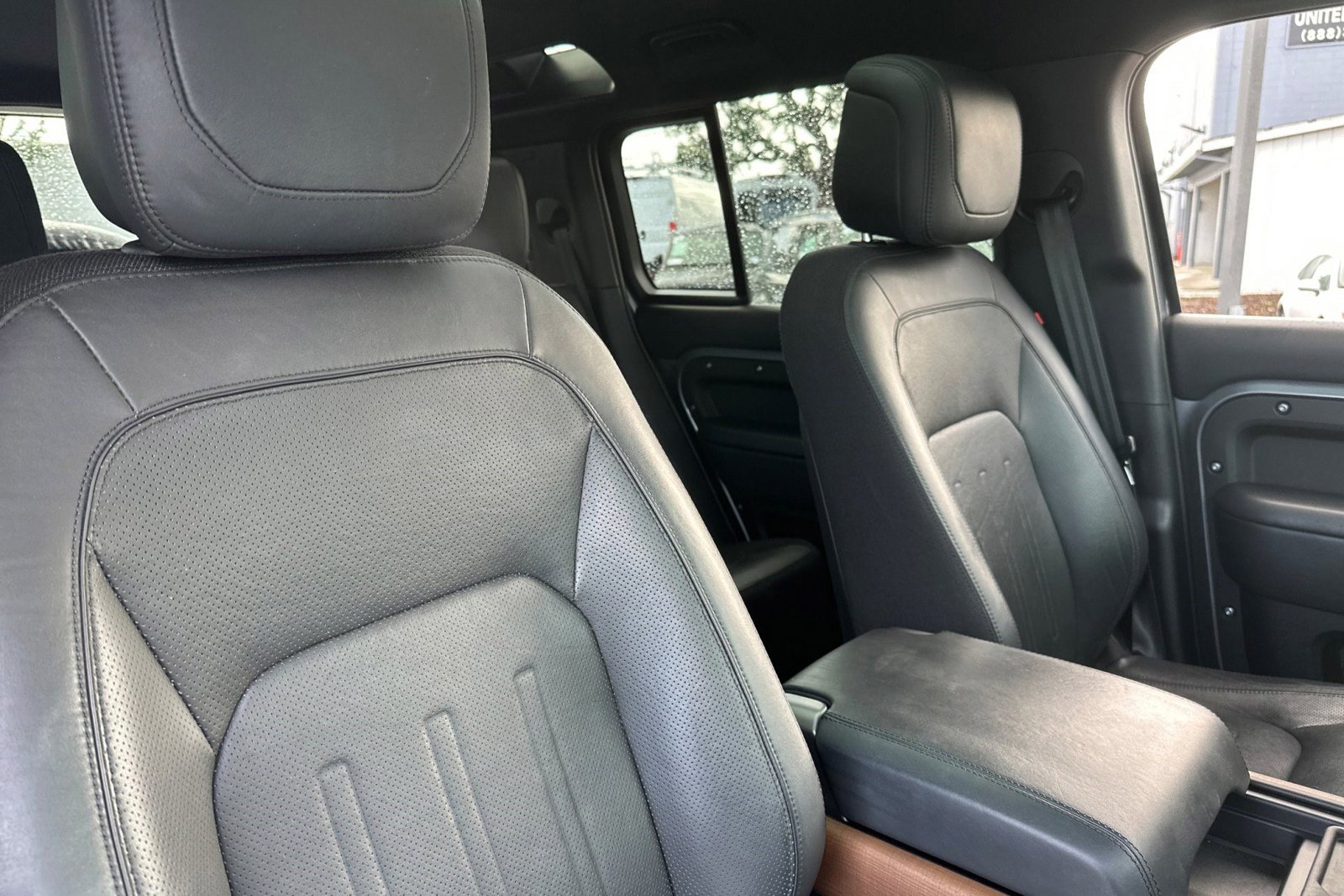 Used 2024 Land Rover Defender 110 X image 31