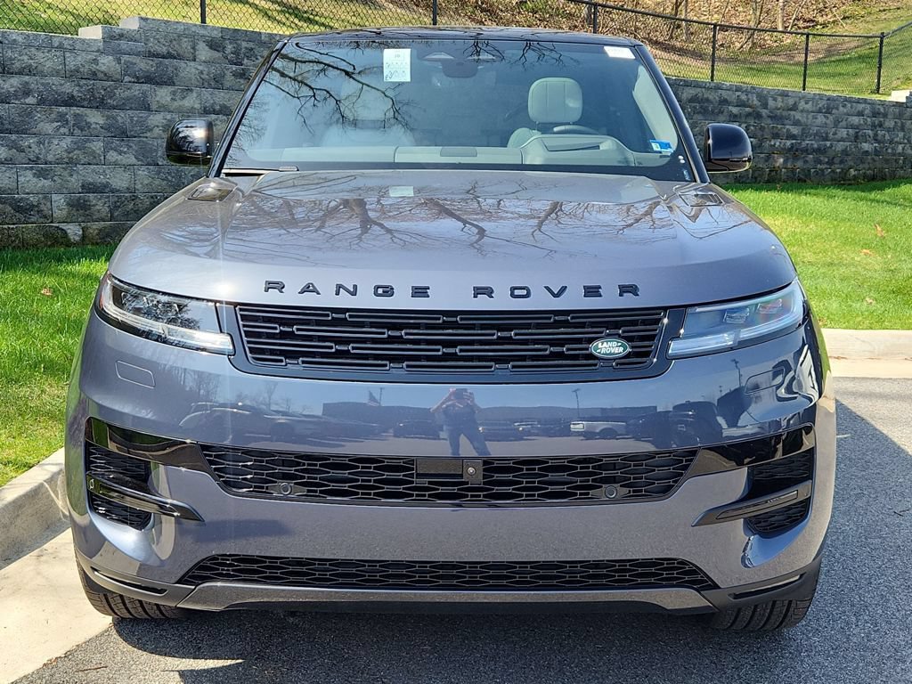 Used 2026 Land Rover Range Rover Sport SE AWD/4WD image 8