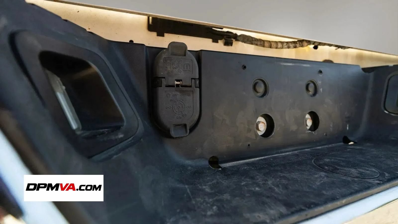 Used 2019 RAM 1500 Classic SLT w/ Protection Group AWD/4WD image 24