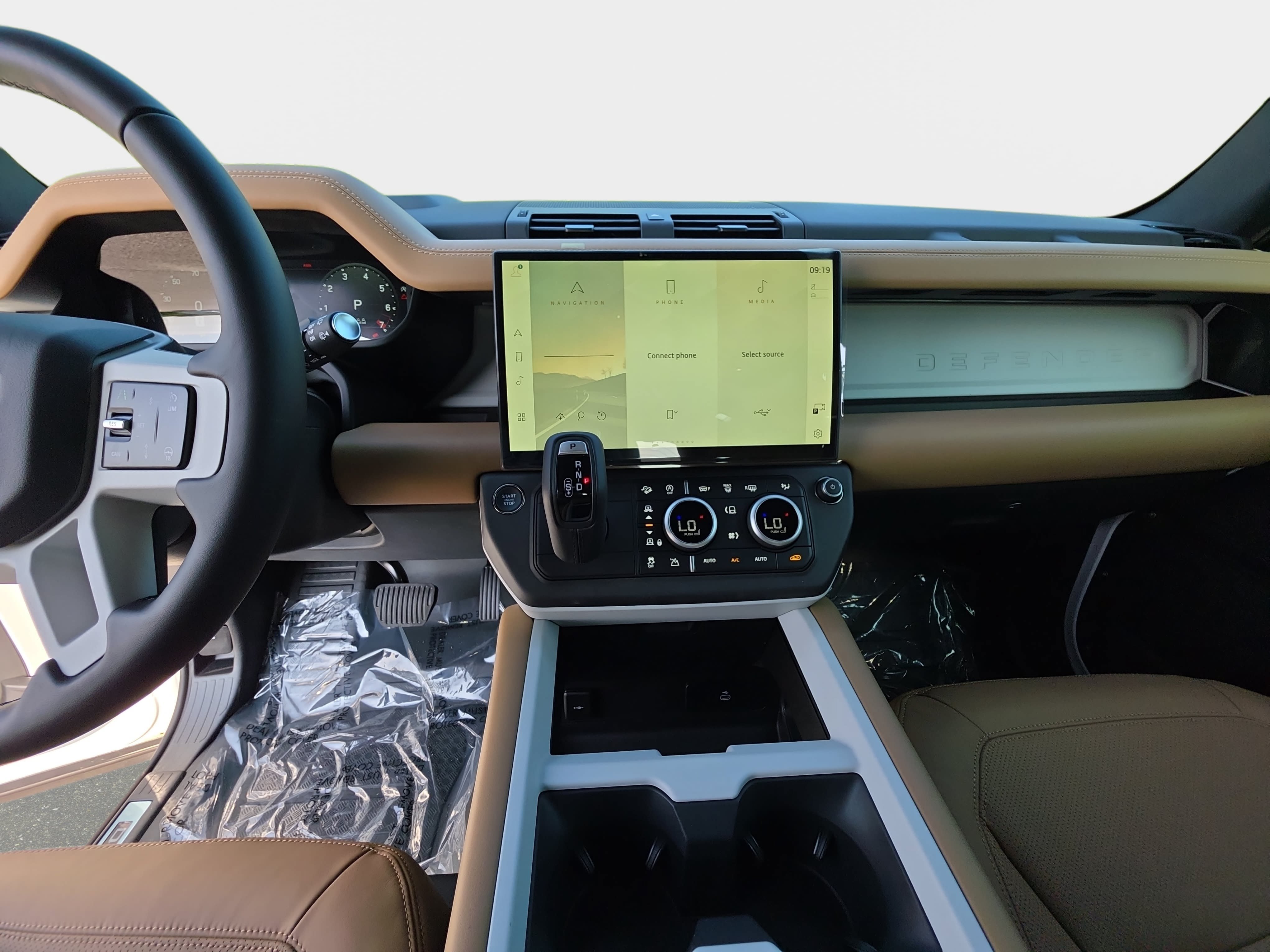 New 2026 Land Rover Defender 110 X-Dynamic SE AWD/4WD image 19