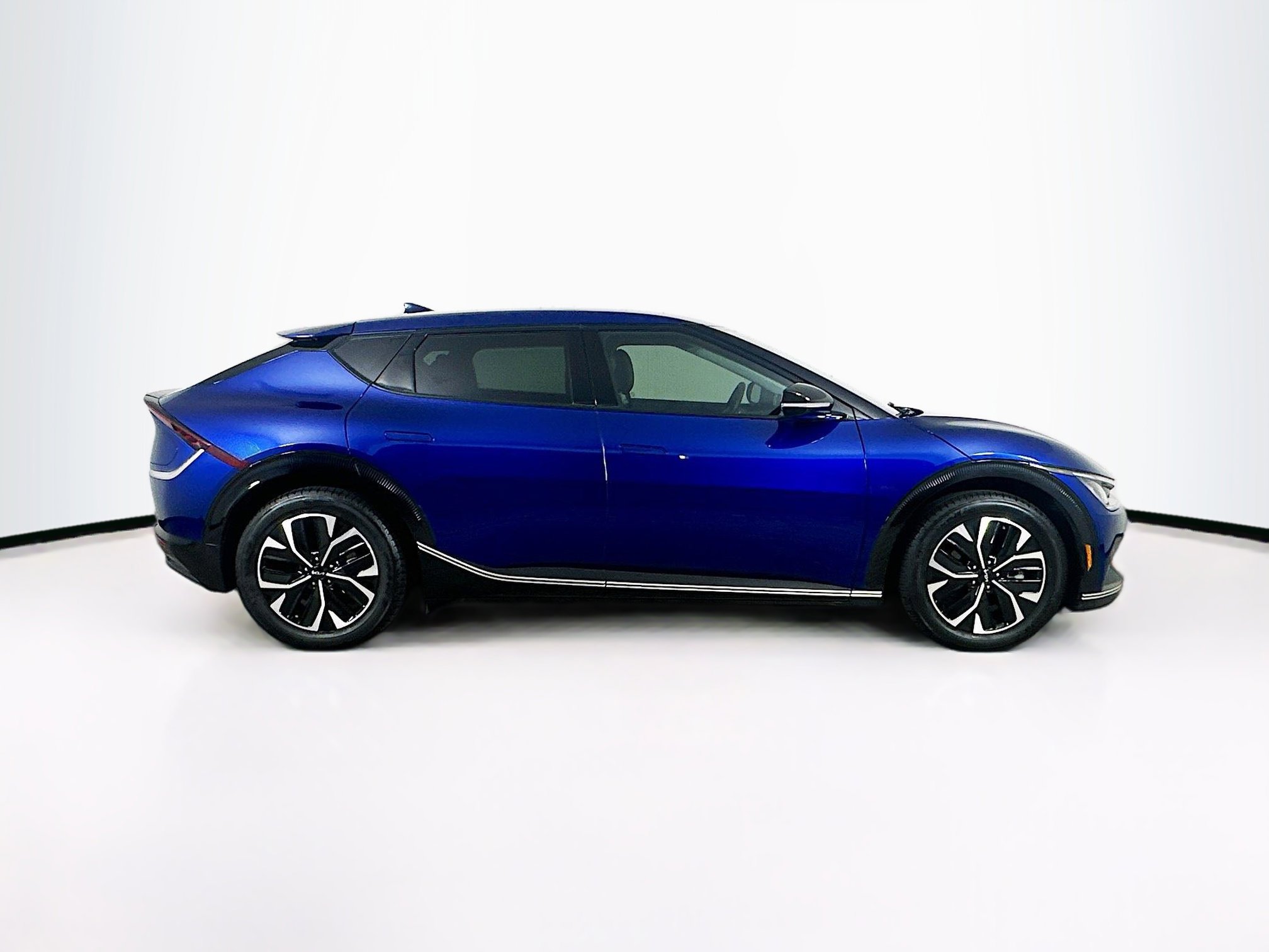 Used 2023 Kia EV6 Wind RWD image 10