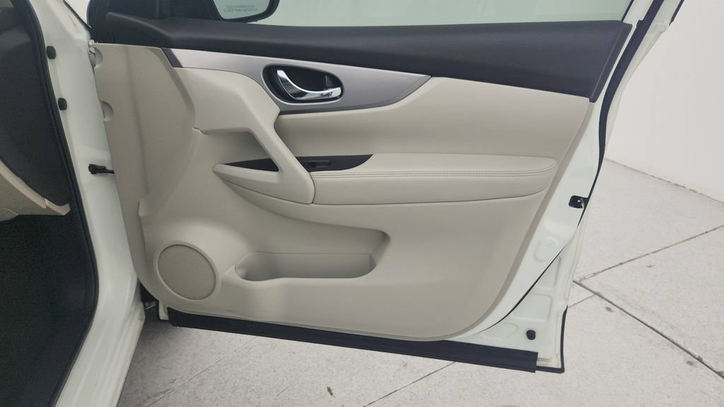 Used 2020 Nissan Rogue Sport SL FWD image 26
