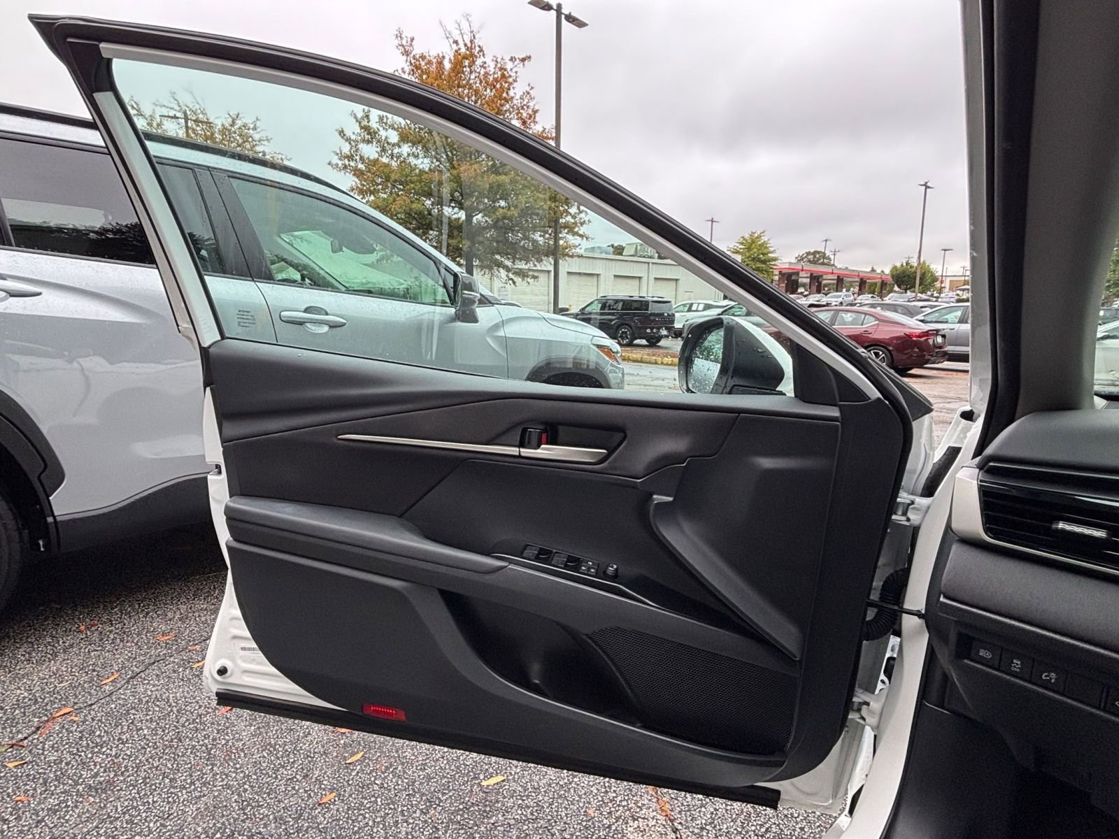 Used 2025 Toyota Camry LE image 20