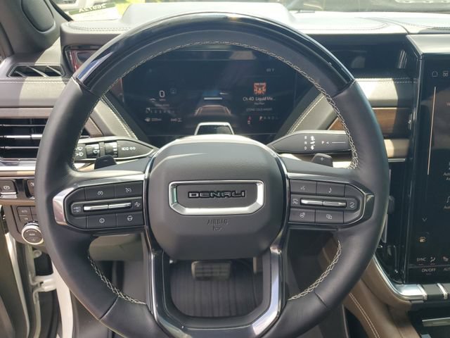 Used 2025 GMC Yukon XL Denali Ultimate AWD/4WD image 11