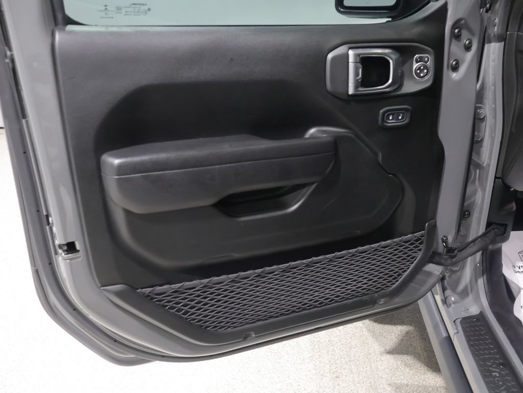 Used 2022 Jeep Wrangler Sport AWD/4WD image 12